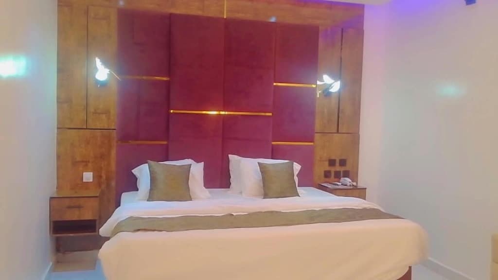 Executive Room 1 thumb 2